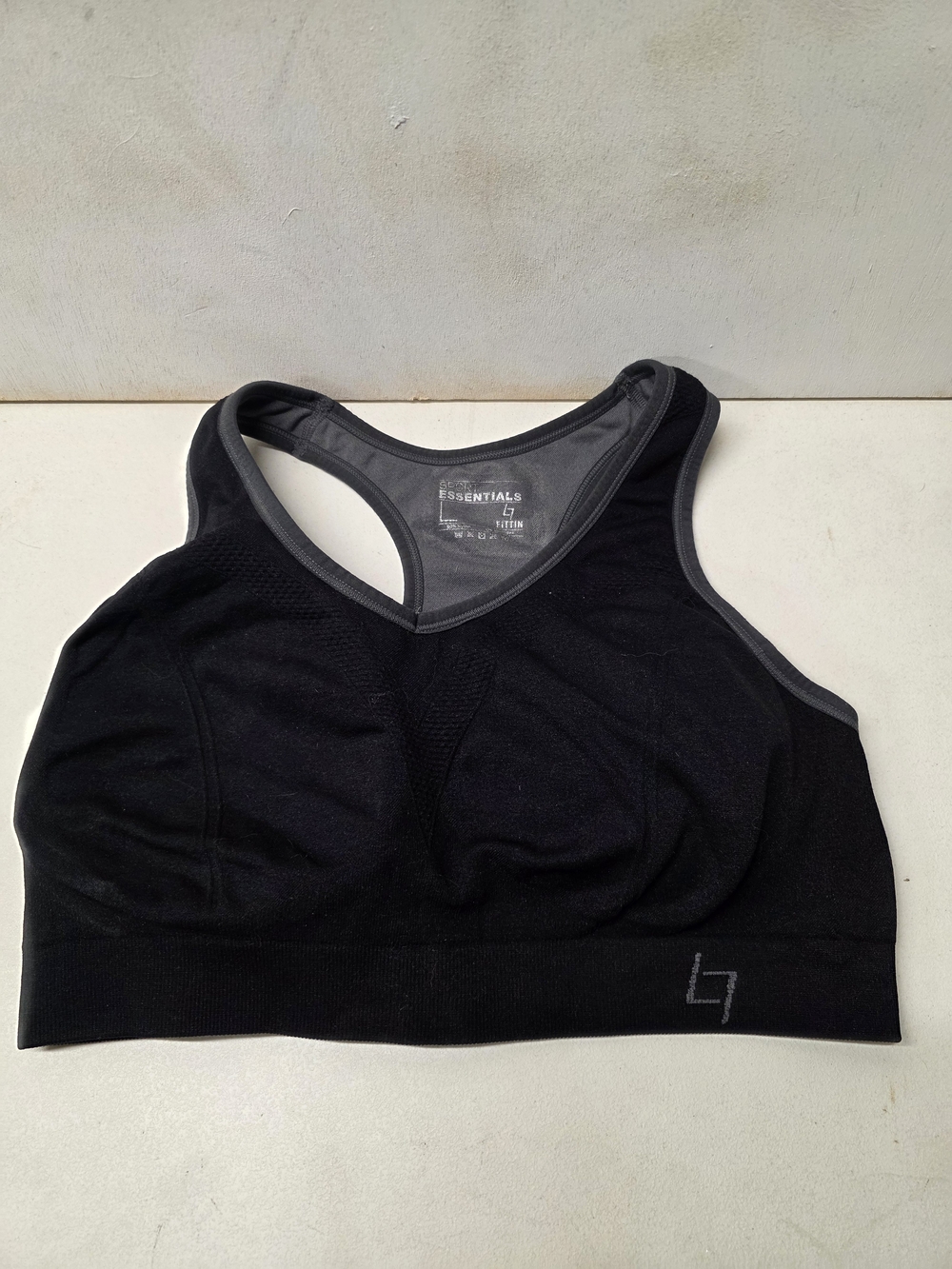 FITTIN Sport Essentials Women’s Sports Bra Size L Black Padded Racerback Seamles